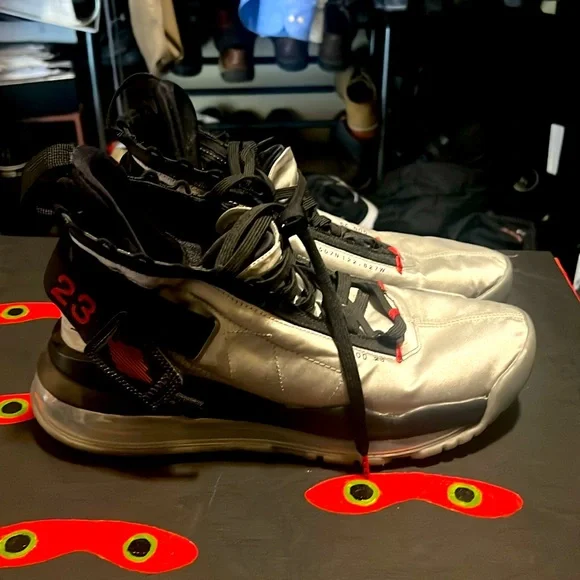 Pair of Jordan Proto Max 720 Johnny Kilroy. Worn once for about 15 min. No Box.